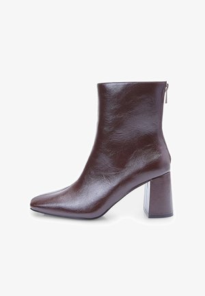 Bata, Bottines - tan