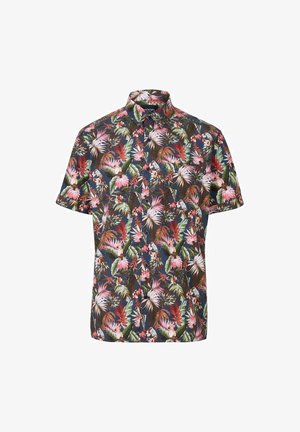 Męska koszula z krótkim rękawem na guziki, ciemne tło i żywy tropikalny wzór z różowymi, zielonymi i czerwonymi liśćmi oraz kwiatami.