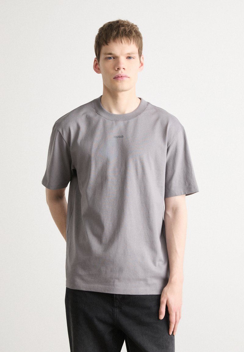 HUGO DAPOLINO - Basic póló - grey