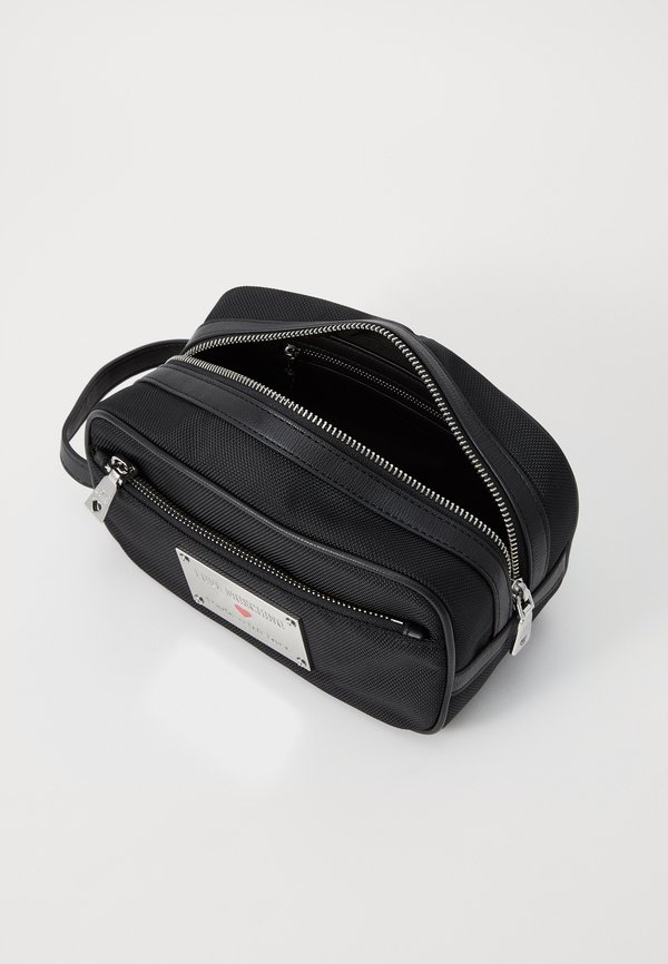 TRAVEL - Wash bag - nero3