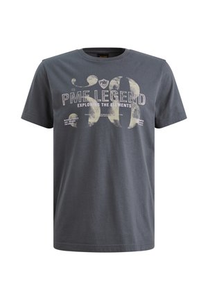 Dunkelgraues Baumwoll-T-Shirt mit kurzen Ärmeln, das weiße und hellgelbe Grafiken zeigt, die "PME Legend" und "Exploring the Elements" lesen.
