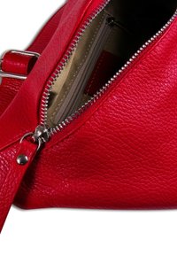 DrachenLeder Umhängetasche - rot