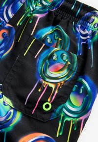 Next PRINTED REGULAR FIT - Shorts da mare - black smiley face