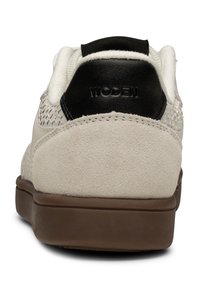Woden Tenisky - white