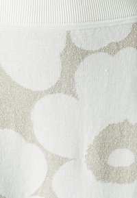 Thumbnail Image 5