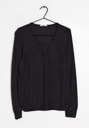 Sort langærmet sweater med en scoop-udskæring og en nøglehulldetalje på fronten. Fremstillet af blødt stof med ribbestrikkede manchetter og kant.