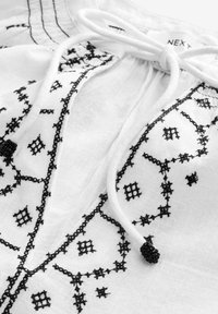 Thumbnail Image 8
