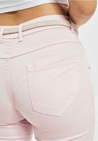 DEF Short - rose