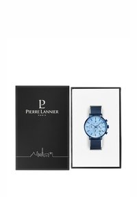 Blaues Chronograph-Uhr mit einem Mesh-Armband, untergebracht in einer schwarzen Box mit dem Pierre Lannier-Logo und einer Abbildung der Pariser Skyline.