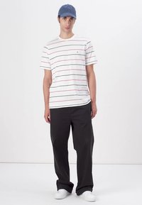 Tommy Hilfiger SEASONAL FIT STRIPE TEE - Marškinėliai su spaudiniu - ecru