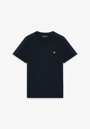 T-shirt bleu marine à manches courtes avec col rond, bande de marque sur les épaules et petit logo jaune d'aigle sur le côté gauche de la poitrine.
