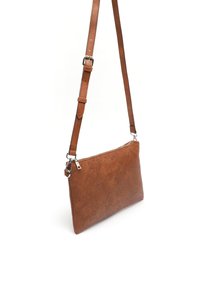 Braune Leder-Umhängetasche mit floralen Prägungen, flache rechteckige Form, verstellbarer Riemen und silbernem Reißverschluss.