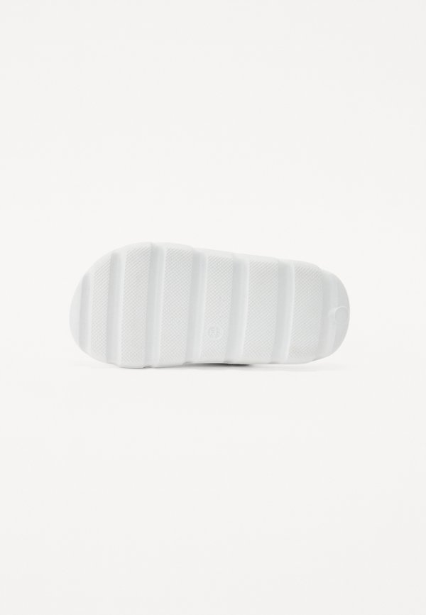 BASQUIAT UNISEX - Slippers4