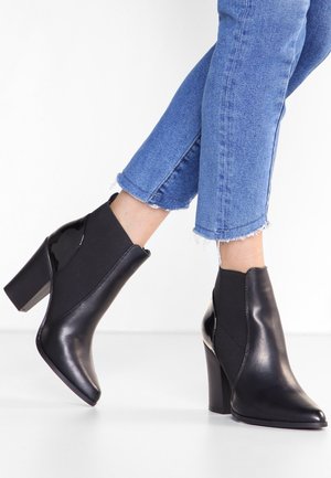 High Heel Stiefelette - black