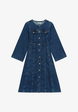 Sukienka dżinsowa z zapięciem na guziki z przodu, bez kołnierzyka, długimi rękawami oraz dwiema kieszeniami na piersiach; posiada złote guziki i przeszycia.