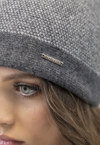 Vivisence Căciulă - grey houndstooth