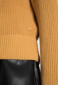 Marc O'Polo DENIM Stickad tröja - ochre