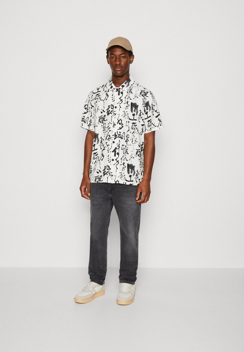 Edwin PRIVATE LETTER SHIRT UNISEX - Pogājama blūze - white/black