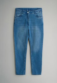 Vaqueros de denim azul con un diseño de pierna recta, que presentan una cintura de altura media, estilo de cinco bolsillos y detalles de desvanecimiento ligero a lo largo de los muslos.
