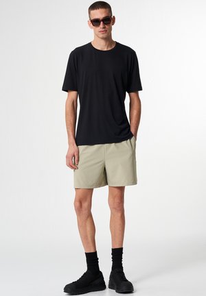 ACTIVE - Kurze Sporthose - reed olive