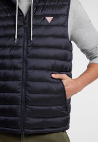 Guess Jeans PUFFER - Liemenė - dunkelblau