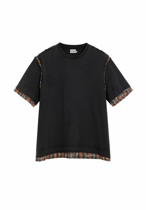 Čierne tričko s krátkym rukávom s textúrovanou, vzorovanou a viacfarebnou tkaninovou lemovkou na rukávoch a spodnom leme, s okrúhlym výstrihom a detailom loga.