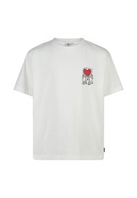Witte katoenen t-shirt met korte mouwen, voorzien van een zwart en rood grafisch ontwerp van twee figuren die een rood hart vasthouden op de linkerkant van de borst.