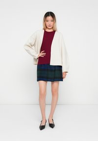 VILA VIJUICE LOOSE L/S JACKET - NOOS - Groosman mode VILA VIJUICE LOOSE L/S JACKET - NOOS - Groosman mode