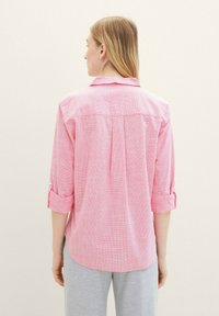 TOM TAILOR WITH SLUB STRUCTURE - Blúzka so zapínaním na gombíky - carmine pink