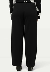 Ulla Popken Kalhoty - black