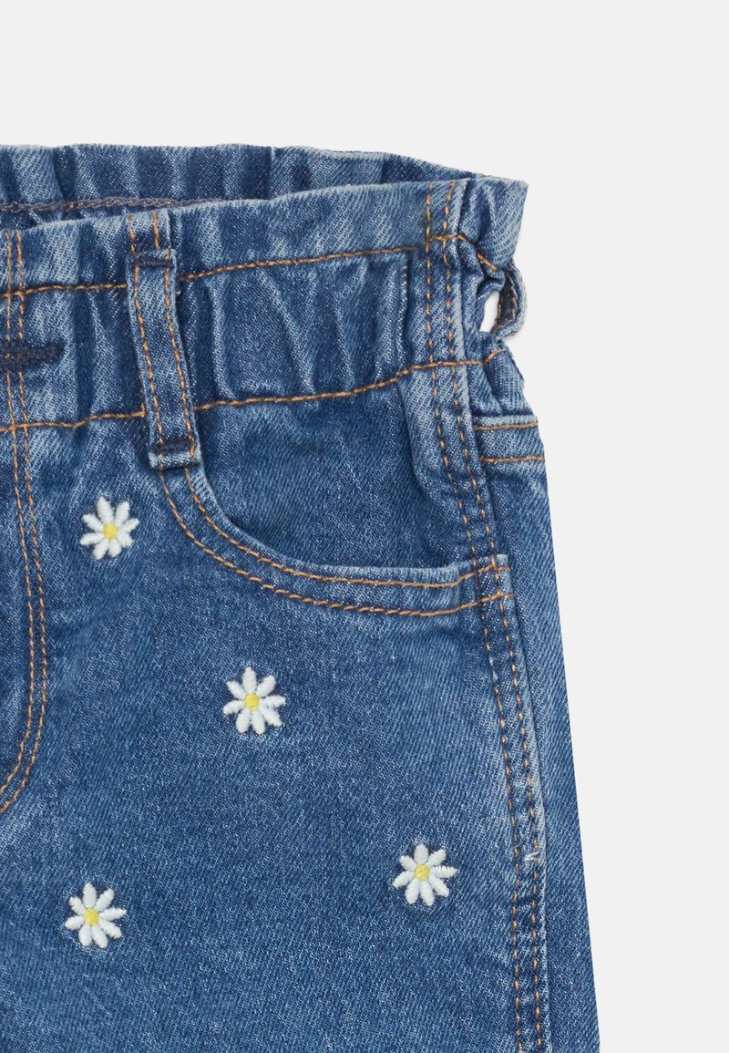Mezclilla Bolsillo PequeÃ±o De Los Jeans GAP TODDLER GIRL Vaqueros