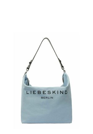 Sac d'épaule Liebeskind Berlin bleu clair avec une sangle noire réglable et un logo en texte noir gras à l'avant.