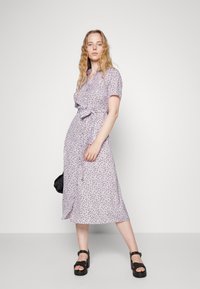 Pieces PCJOSI SS V-NECK MIDI DRESS  - Vestido de dia - purple rose/white
