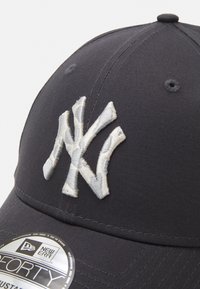 New Era ANIMAL INFILL FORTY UNISEX - Boné - dark gray