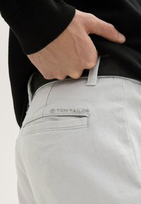 TOM TAILOR TRAVELER - Pantalon classique - artemis grey zig zag structure