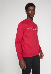 Tommy Hilfiger LOGO - Ikdienas džemperis - royal berry