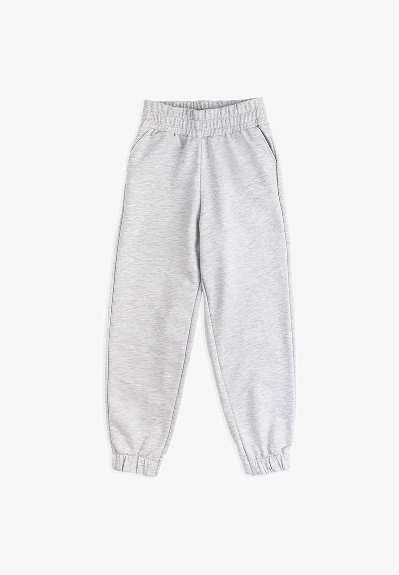Jasnoszare spodnie dresowe z elastycznym paskiem w talii, zwężanymi nogawkami, bocznymi kieszeniami i miękkim, teksturowanym materiałem.