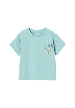 MIT HINTEN UND VERSCHLUSS AN DER SCHULTER - Print T-shirt - türkis