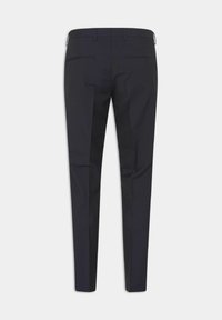 Navyblaue maßgeschneiderte Hose im Slim Fit, mit zwei Gesäßtaschen und einer glatten Textur. Klare Linien und keine sichtbaren Beschläge.
