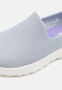Skechers Performance GO WALK SLIP ON - Zapatillas para caminar - light gray