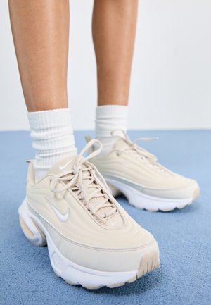 AIR MAX PORTAL SE - Sneakers laag - lightt orewood brown/white