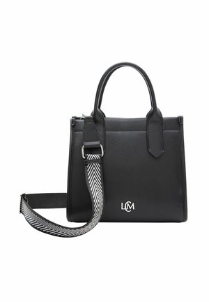 Borsa a tracolla in pelle nera con texture, dotata di doppi manici, una tracolla a strisce staccabile e un logo frontale. Caratterizzata da una forma strutturata e una chiusura con zip.