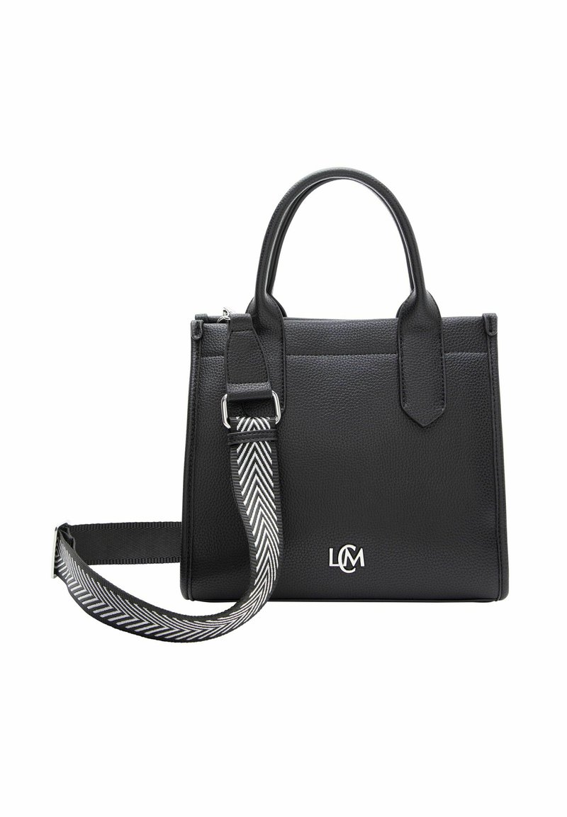 Borsa a tracolla in pelle nera con texture, dotata di doppi manici, una tracolla a strisce staccabile e un logo frontale. Caratterizzata da una forma strutturata e una chiusura con zip.