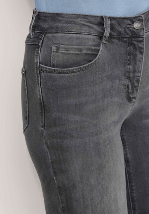 MADELEINE, MADELEINE HOSE WIDE-LEG-JEANS AUS POWERSTRETCH - Wide leg - gray