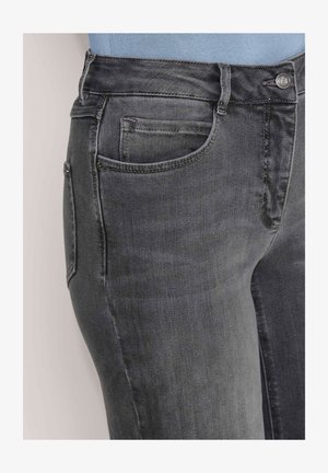 MADELEINE, MADELEINE HOSE WIDE-LEG-JEANS AUS POWERSTRETCH - Wide leg - gray