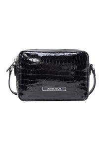 Borsa a tracolla in finta pelle nera con texture a coccodrillo, hardware argentato e targhetta con logo. Forma rettangolare con tracolla regolabile.