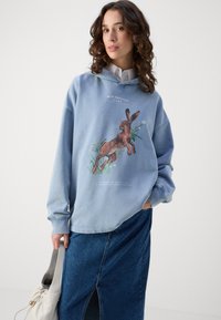 Scotch & Soda WASHED ARTWORK OVERSIZED HOODIE - Jersey con capucha - lake blue