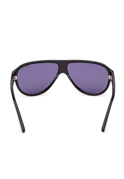 Lunettes aviator à monture noire avec verres teintés violet reposant sur une surface blanche, vues de face.
