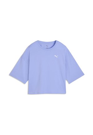Fioletowy krótki crop top z krótkim rękawem, okrągłym dekoltem i białym logo Puma na piersi.