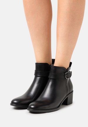 Tamaris Lage laarzen - black